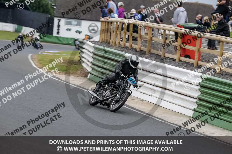 Vintage motorcycle club;eventdigitalimages;mallory park;mallory park trackday photographs;no limits trackdays;peter wileman photography;trackday digital images;trackday photos;vmcc festival 1000 bikes photographs